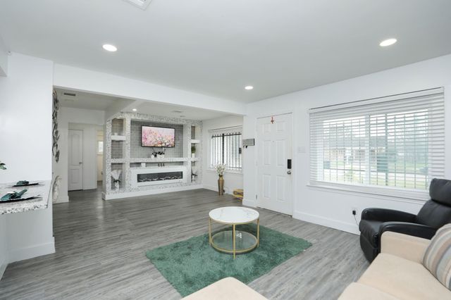 5739 Waterford Drive, Houston, TX 77033