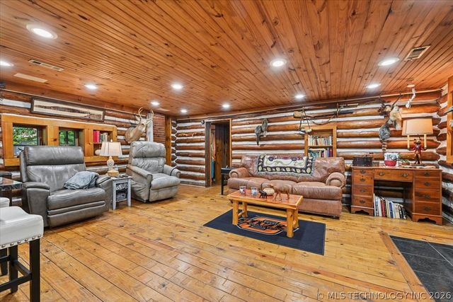 91 Crest Drive, Locust Grove, OK 74352