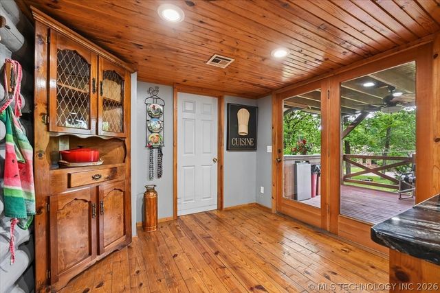 91 Crest Drive, Locust Grove, OK 74352