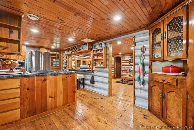91 Crest Drive, Locust Grove, OK 74352