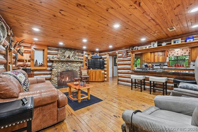 91 Crest Drive, Locust Grove, OK 74352