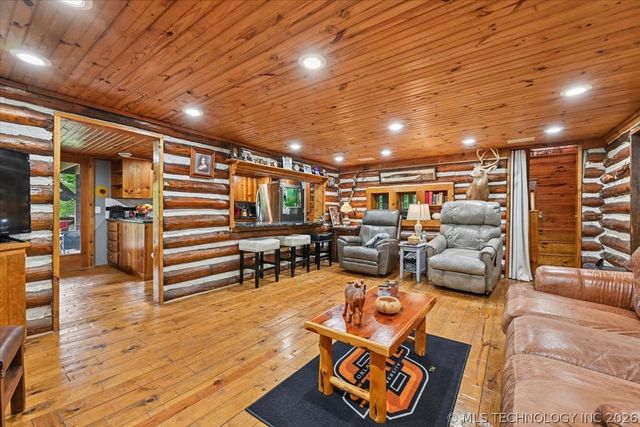 91 Crest Drive, Locust Grove, OK 74352