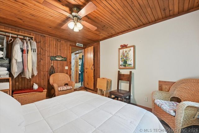 91 Crest Drive, Locust Grove, OK 74352