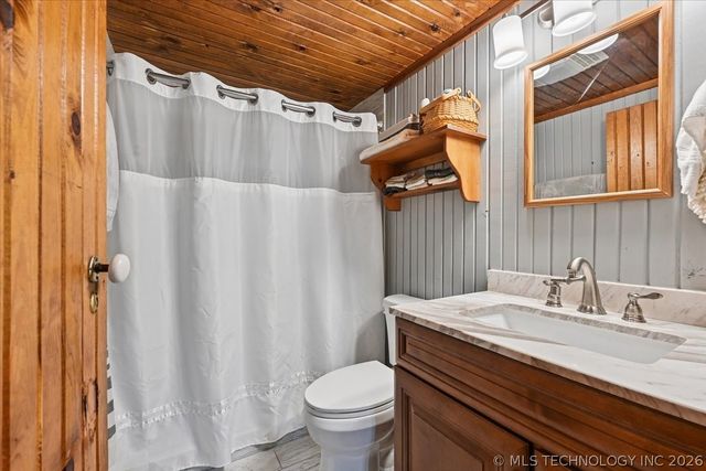 91 Crest Drive, Locust Grove, OK 74352