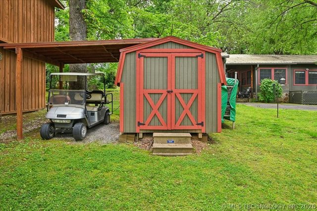 91 Crest Drive, Locust Grove, OK 74352