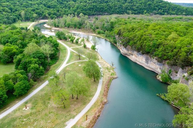 91 Crest Drive, Locust Grove, OK 74352
