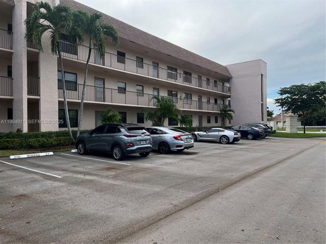 10466 Sunrise Lakes Boulevard 108, Sunrise, FL 33322