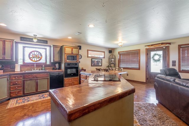 7744 Wd Court, Lipan, TX 76462