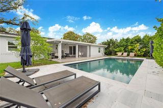 7235 SW 39th St, Miami, FL 33155