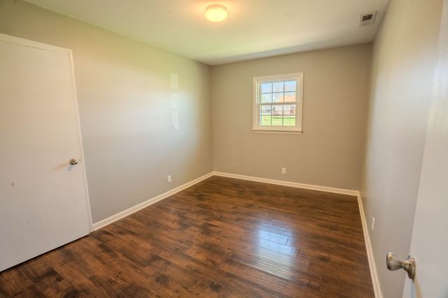 705 N Military St, Loretto, TN 38469