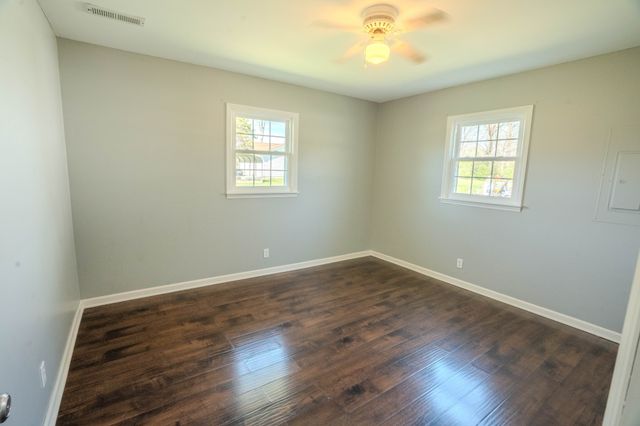705 N Military St, Loretto, TN 38469