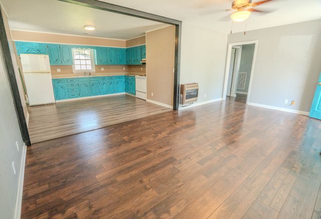 705 N Military St, Loretto, TN 38469