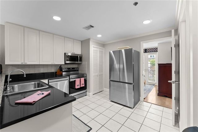 250 W Broad Street 205, Athens, GA 30601