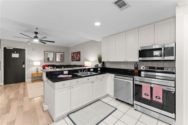 250 W Broad Street 205, Athens, GA 30601