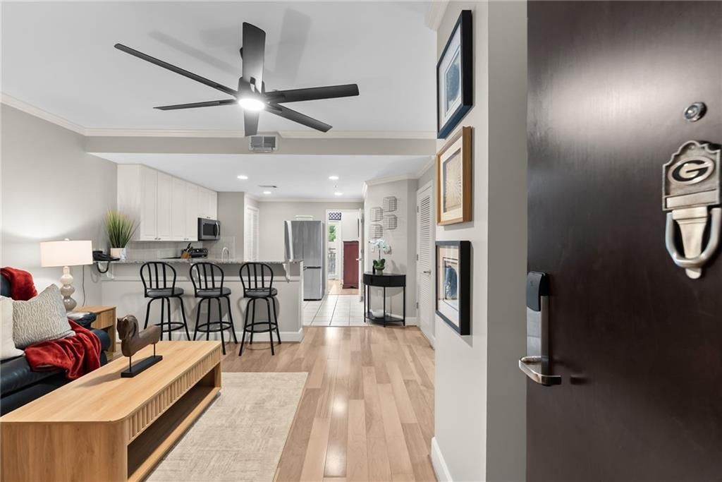 250 W Broad Street 205, Athens, GA 30601
