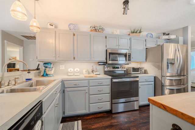 521 Clearwater, Holly Lake Ranch, TX 75765