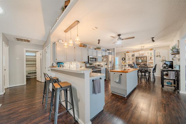 521 Clearwater, Holly Lake Ranch, TX 75765