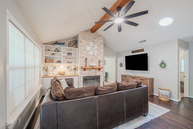 521 Clearwater, Holly Lake Ranch, TX 75765