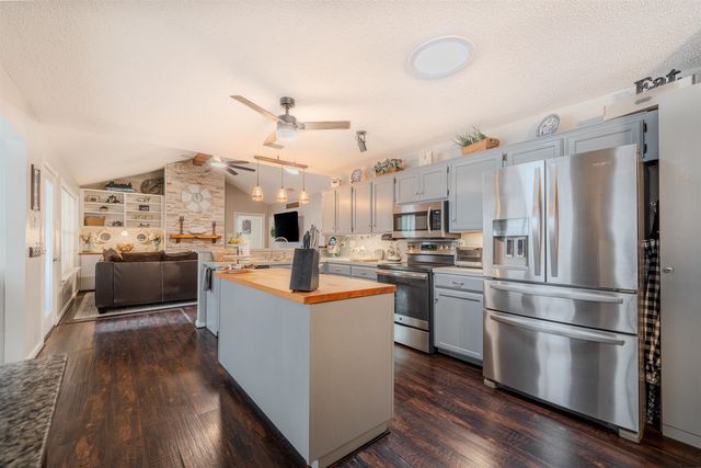 521 Clearwater, Holly Lake Ranch, TX 75765