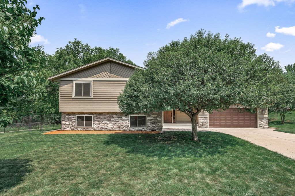6601 Barberry Lane, Eden Prairie, MN 55346