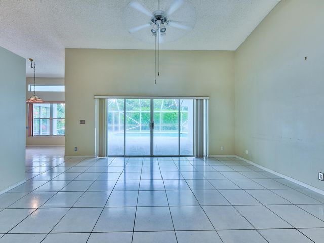 4610 NW 100th Way, Coral Springs, FL 33076