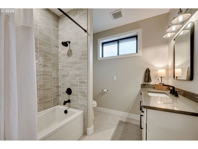 260 BULLHEAD Dr, Castle Rock, WA 98611