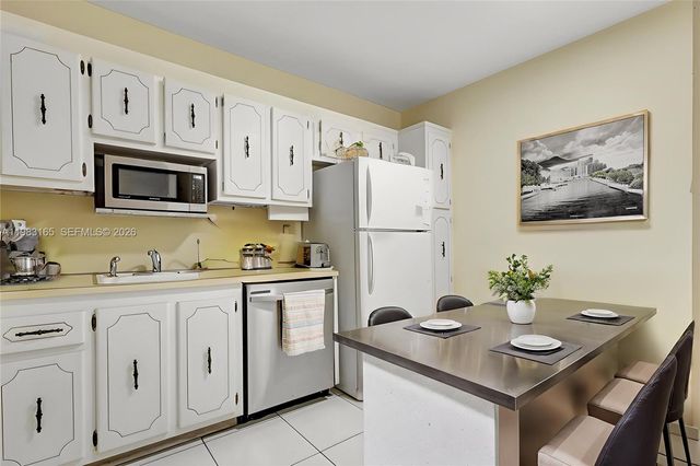 20100 W Country Club Dr 1003, Aventura, FL 33180