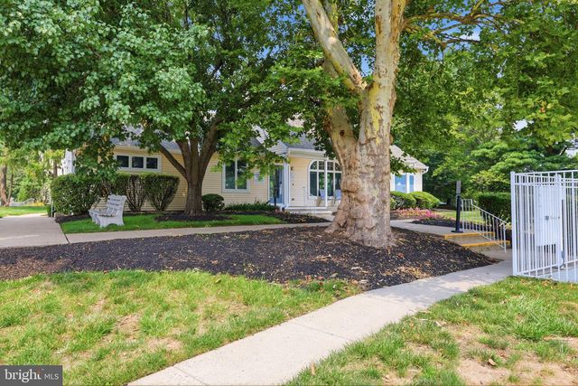 208 DEVON WAY, Levittown, PA 19057