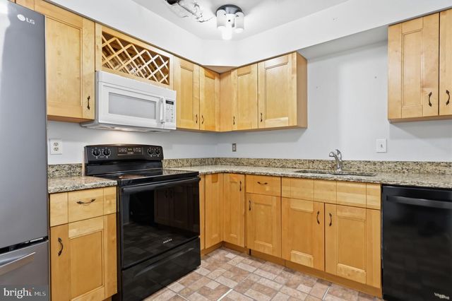 208 DEVON WAY, Levittown, PA 19057