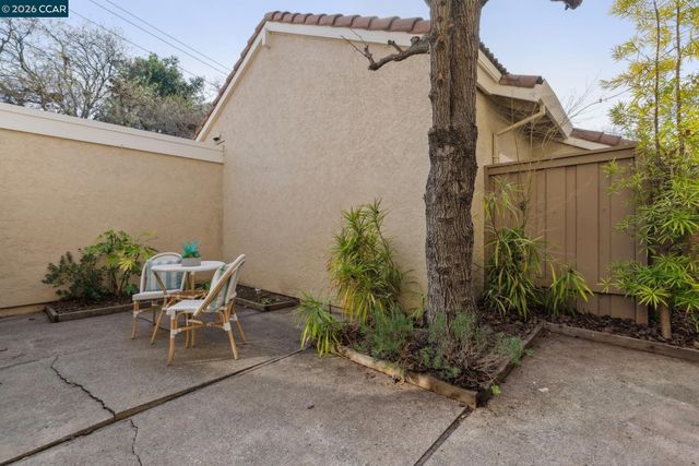 1003 Northoak Dr, Walnut Creek, CA 94598