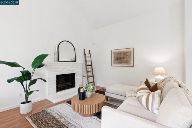 1003 Northoak Dr, Walnut Creek, CA 94598