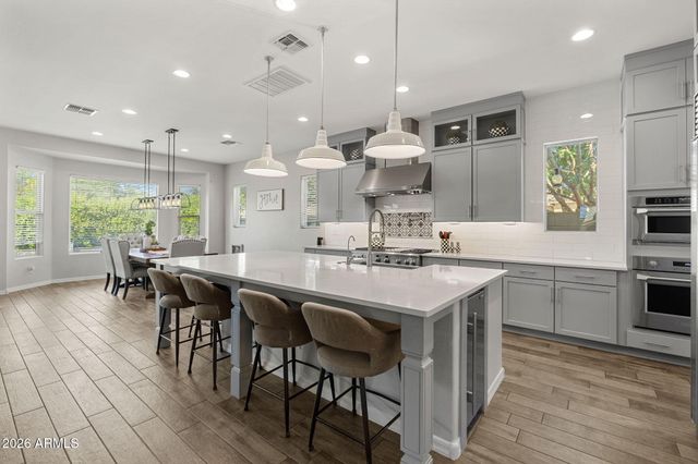 1170 E KENSINGTON Road, Gilbert, AZ 85297