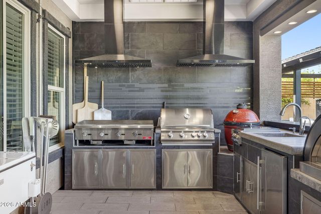 1170 E KENSINGTON Road, Gilbert, AZ 85297