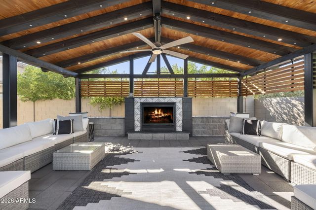 1170 E KENSINGTON Road, Gilbert, AZ 85297