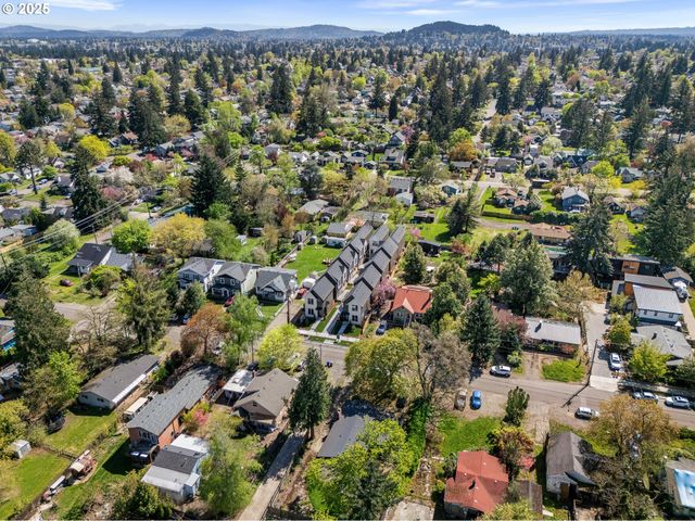 6026 Ne Mason St 3, Portland, OR 97218