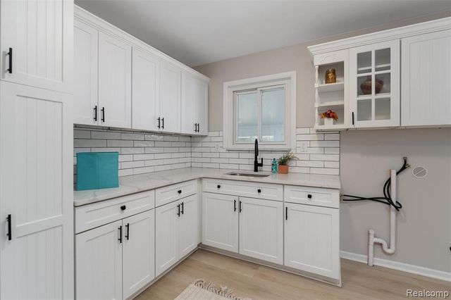 2378 Dawes Avenue, Shelby Twp, MI 48317