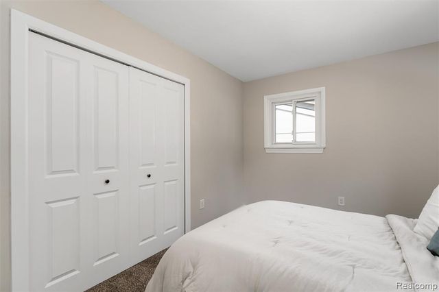 2378 Dawes Avenue, Shelby Twp, MI 48317
