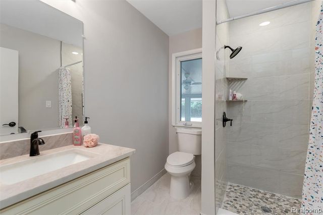 2378 Dawes Avenue, Shelby Twp, MI 48317