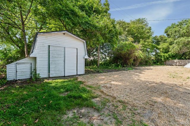 2378 Dawes Avenue, Shelby Twp, MI 48317