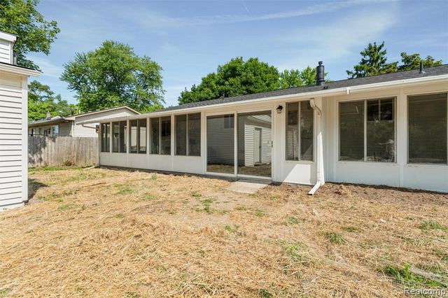 2378 Dawes Avenue, Shelby Twp, MI 48317