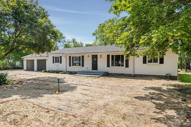 2378 Dawes Avenue, Shelby Twp, MI 48317