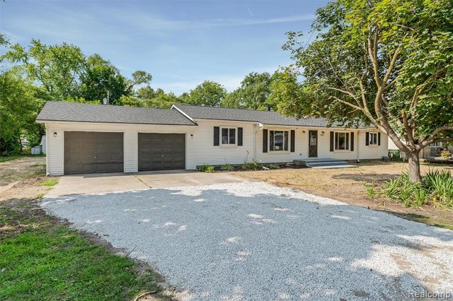 2378 Dawes Avenue, Shelby Twp, MI 48317