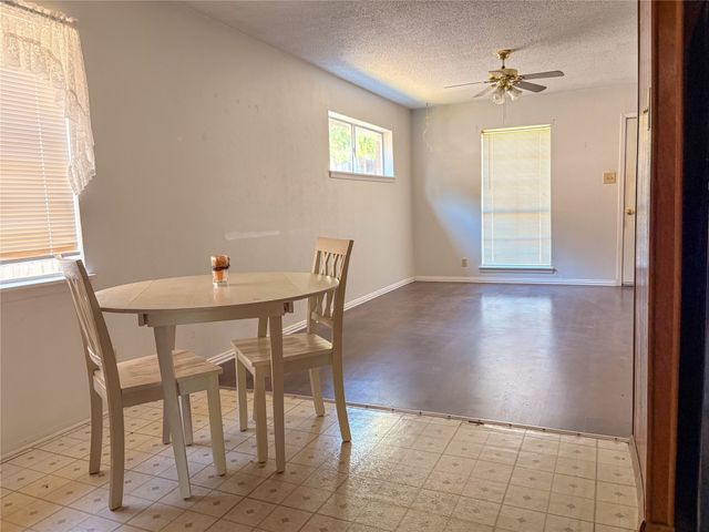 1829 S Center Street, Denison, TX 75021