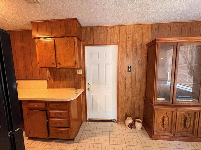 1829 S Center Street, Denison, TX 75021
