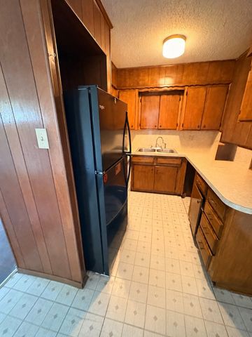 1829 S Center Street, Denison, TX 75021