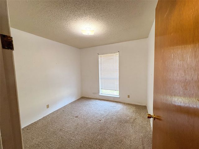 1829 S Center Street, Denison, TX 75021