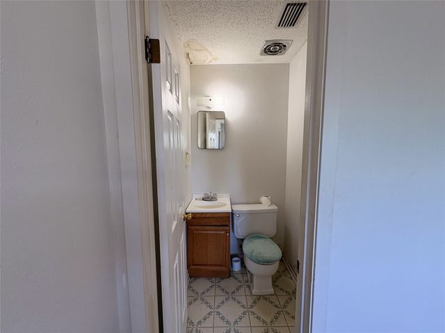 1829 S Center Street, Denison, TX 75021