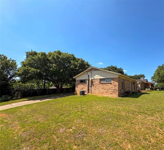 1829 S Center Street, Denison, TX 75021