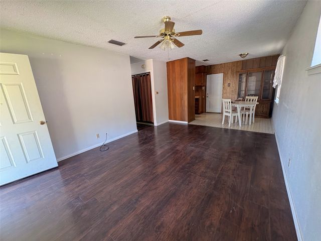 1829 S Center Street, Denison, TX 75021