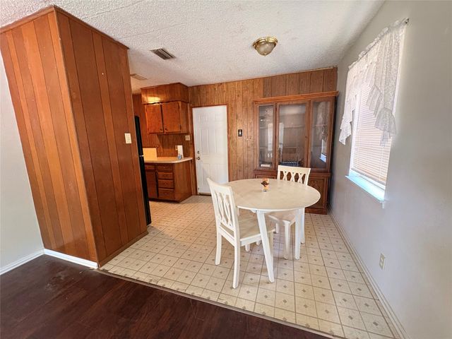 1829 S Center Street, Denison, TX 75021